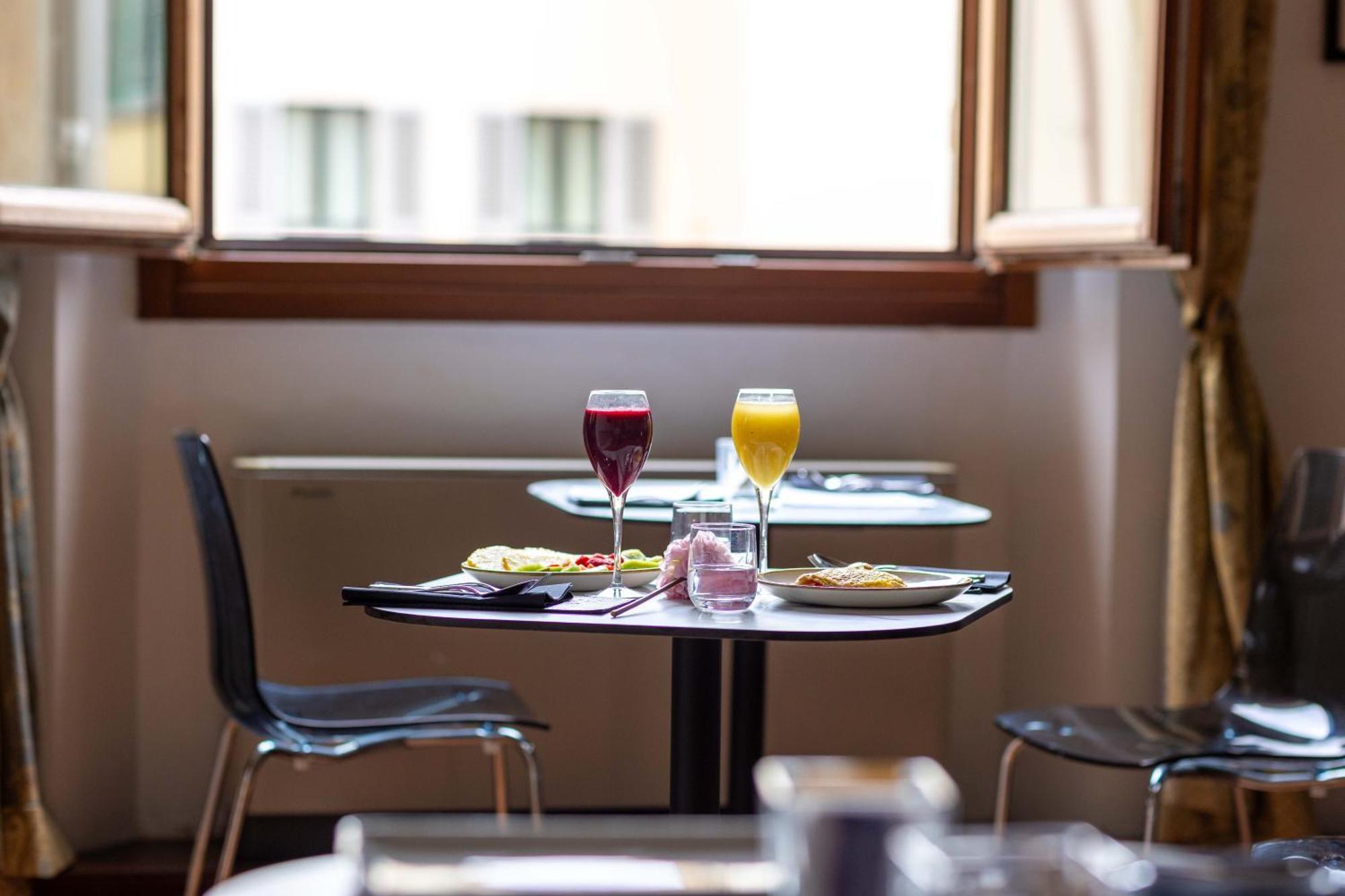 Relais Hotel Centrale "Dimora Storica" Florence Exterior photo